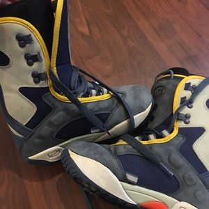 Ride snowboard boots